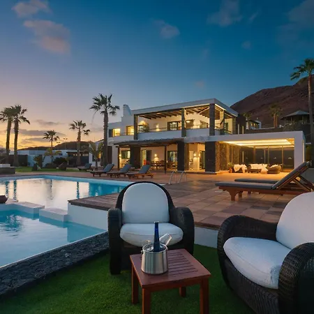 Villa Volcan Con Piscina E Impresionantes Vistas Al Mar, Padel Y Mini Golf En Montana Roja *