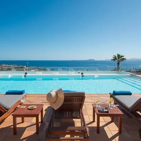 Volcan Con Piscina E Impresionantes Vistas Al Mar, Padel Y Mini Golf En Montana Roja Villa Playa Blanca