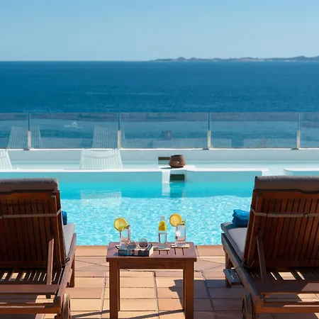 Villa Volcan Con Piscina E Impresionantes Vistas Al Mar, Padel Y Mini Golf En Montana Roja Playa Blanca